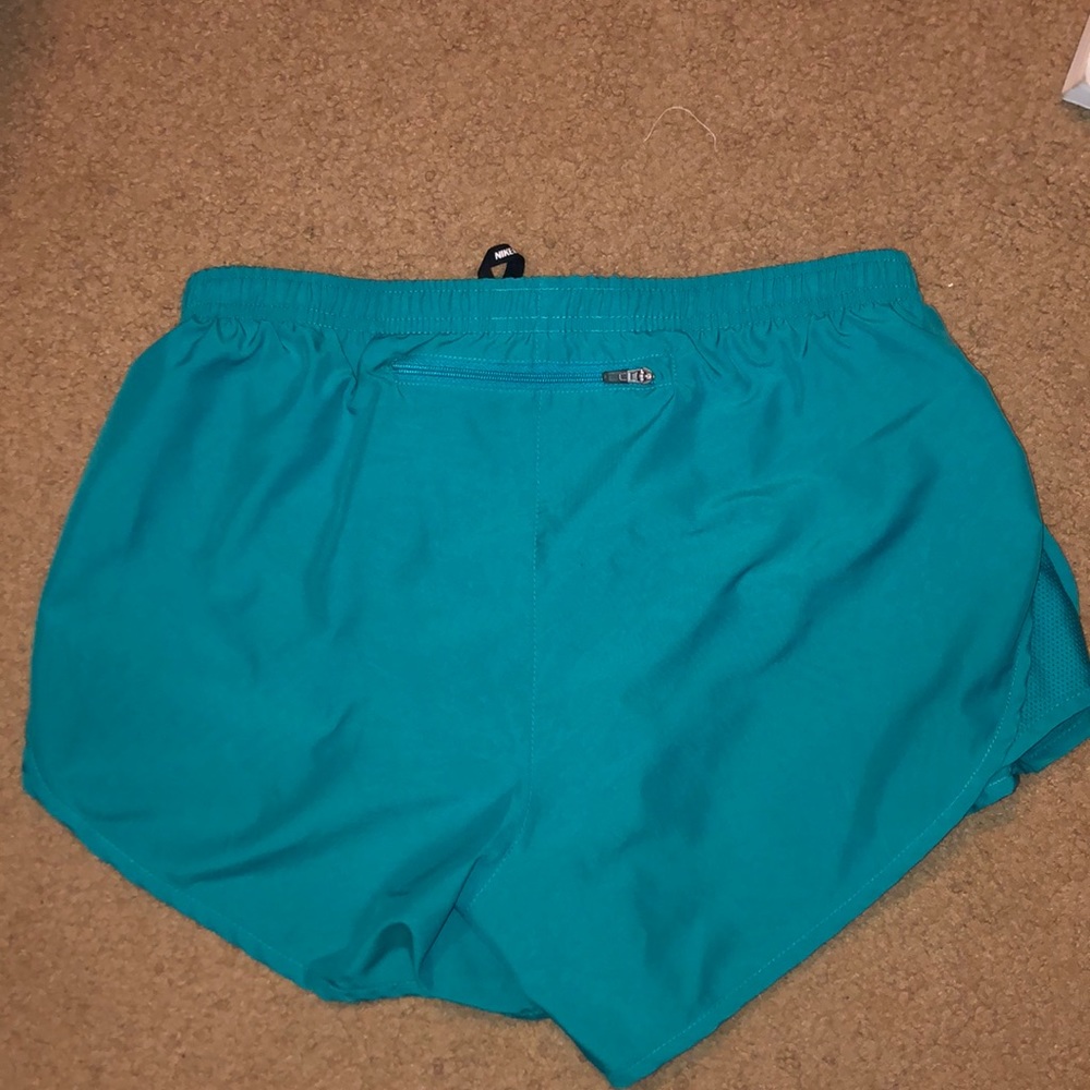 Nike running shorts - Picture 2 of 6